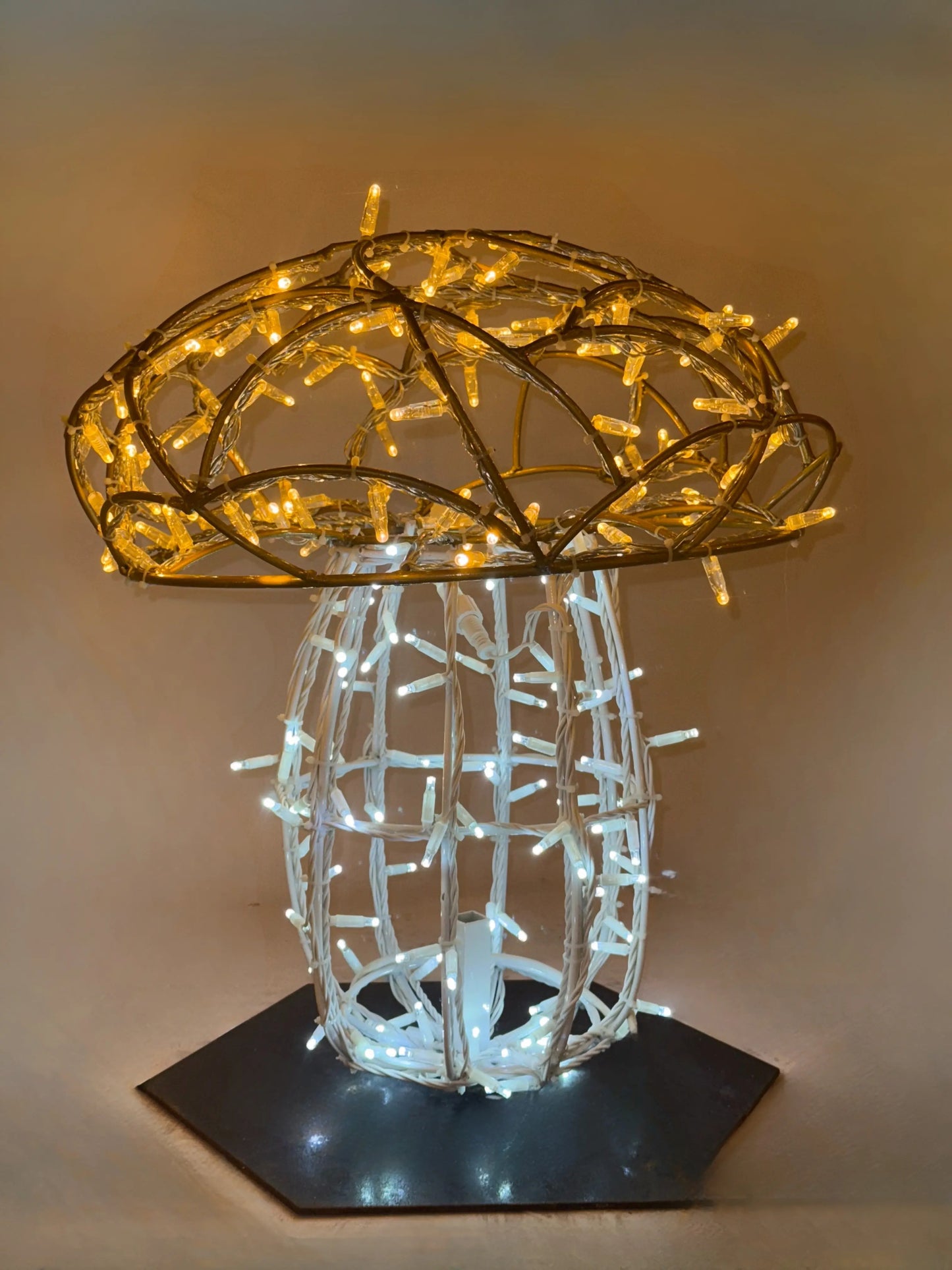 Alganic Forest Dweller – single lightform with cap