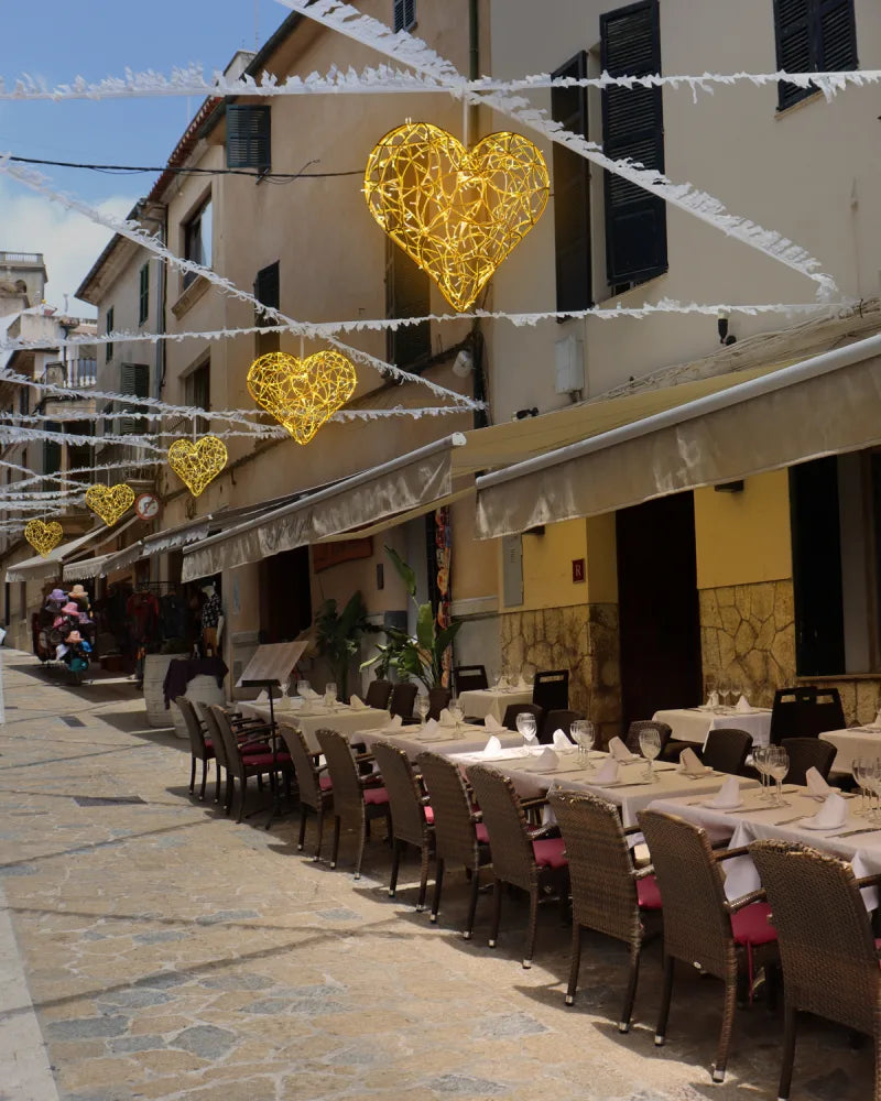 LED-Herz aus Aluminium – handgefertigte Lichtskulptur in Gold oder Rot